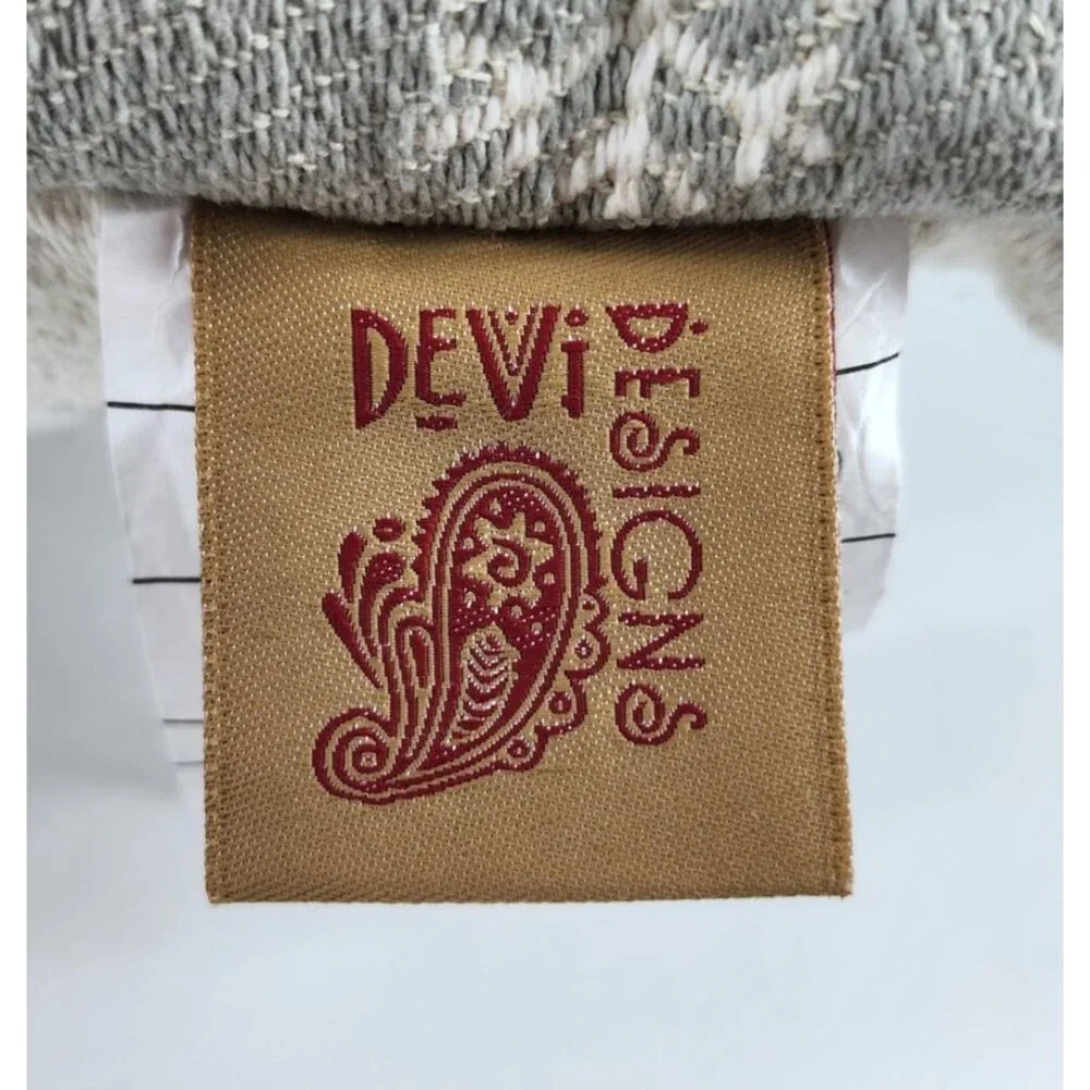NEW‎ Devi Designs Long Throw Pillow Winter Snowflake Design Gray/White 25